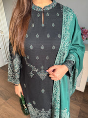 (Shabnam) Knitted jacquard suit with hand embroiodery on neckline and shawl