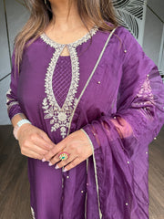 MUSLIN EMBROIDER SUITS (PEACE)