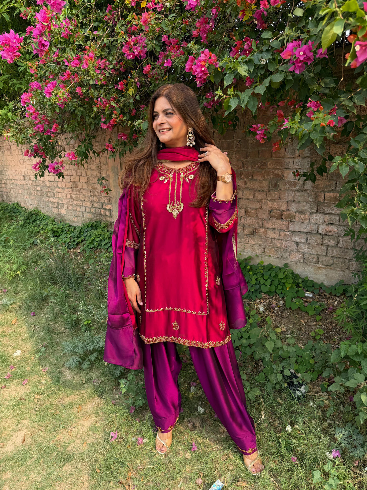 Beautiful hand embroidered farshi suit (Iraya)