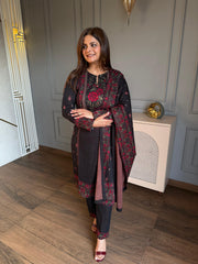 Self knitted woollen shawl suit (Meera)
