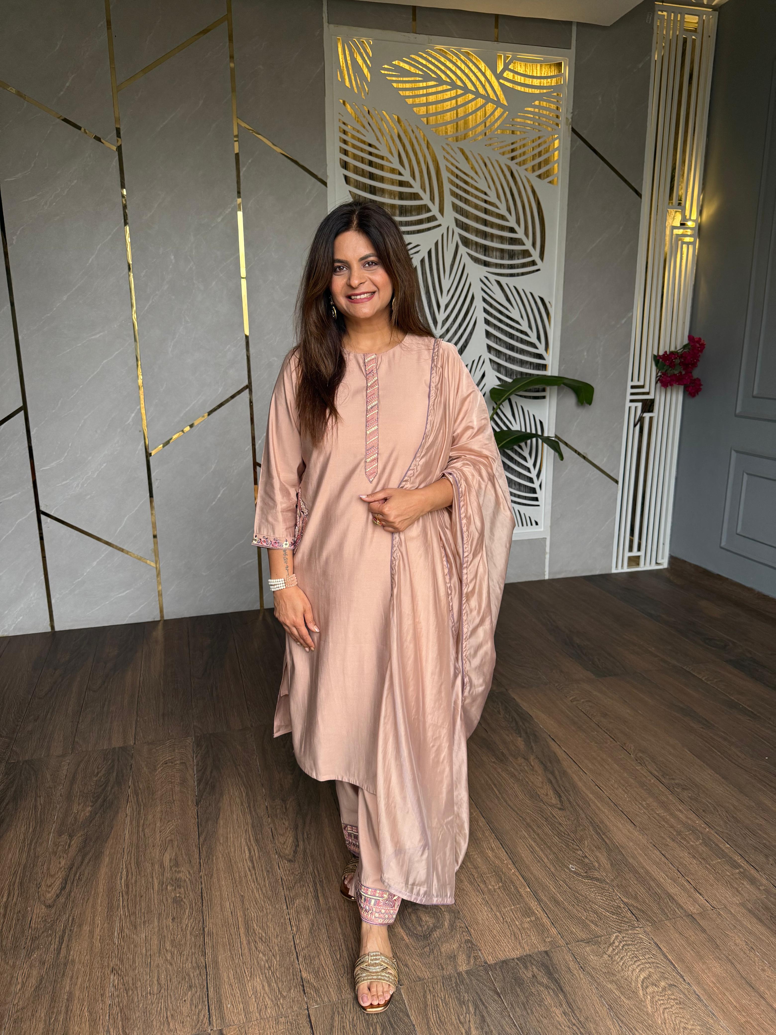 MUSLIN POCKET EMBROIDERY SUITS WITH COTTON LINING (INDIA)