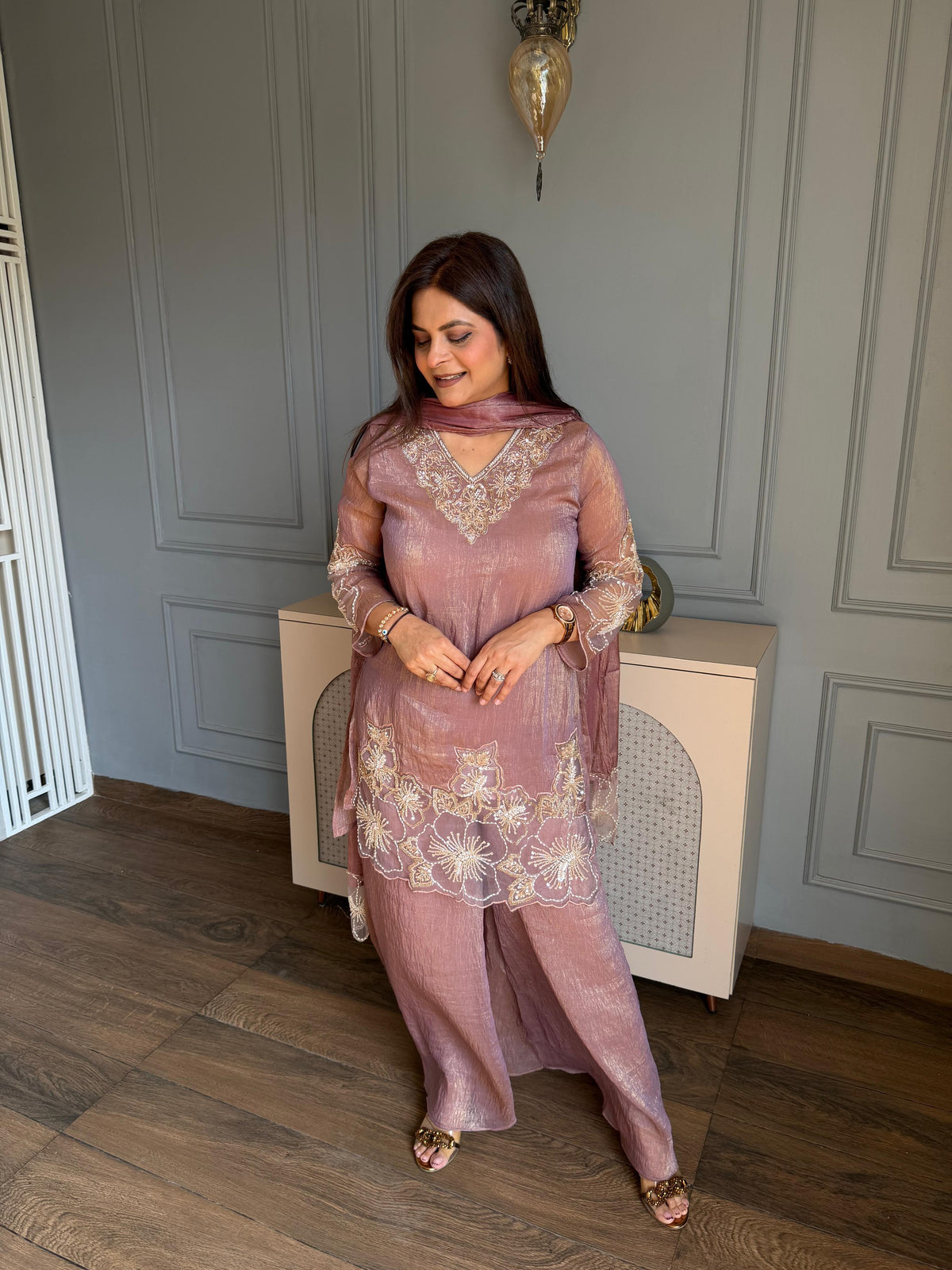 Crushed tissue embroidered suit with beautiful handwork (Arooba)
