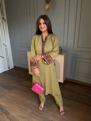 Woollen embroidered elegant pocket style co-ord set (Neena)