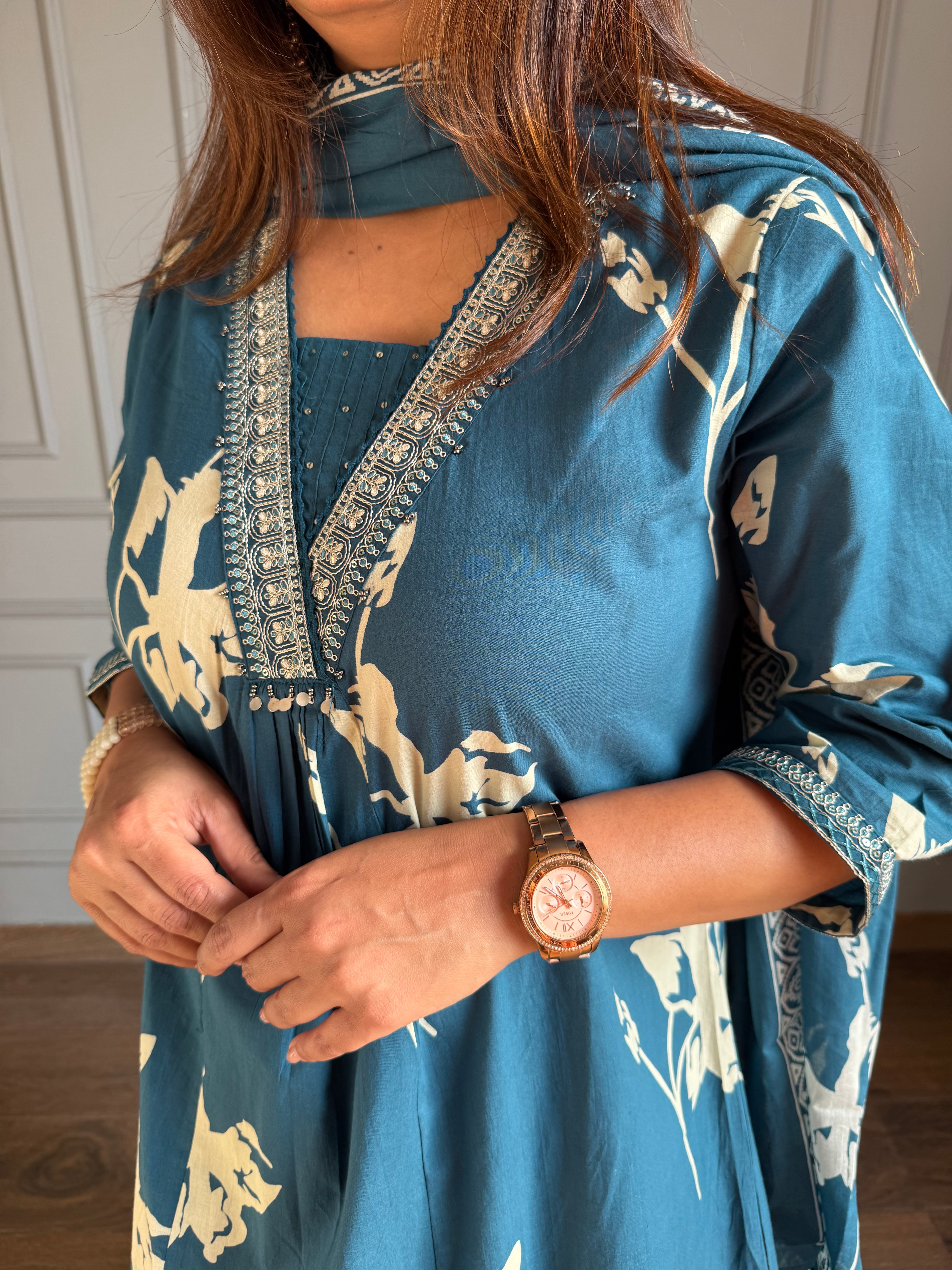 Printed summer suits (Thursday)
