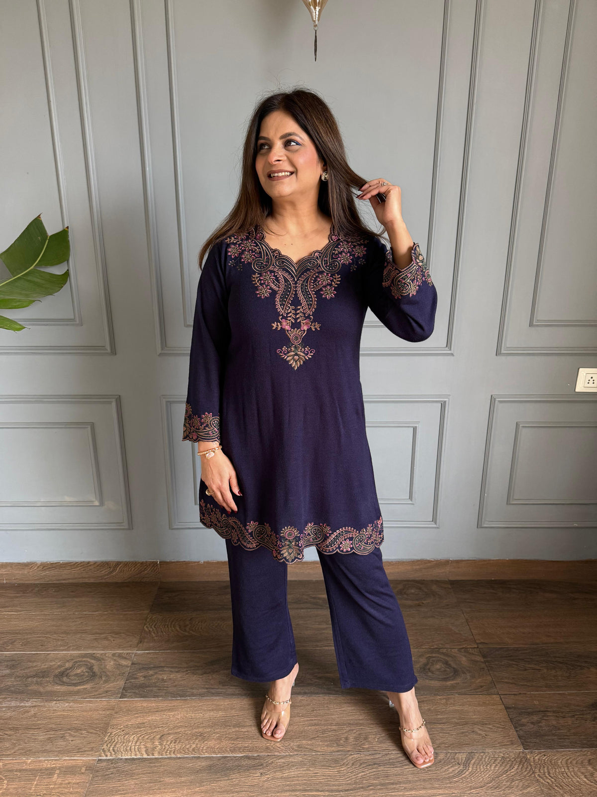 Kashmiri embroided 2 piece woollen co-ord set (Shiraz)
