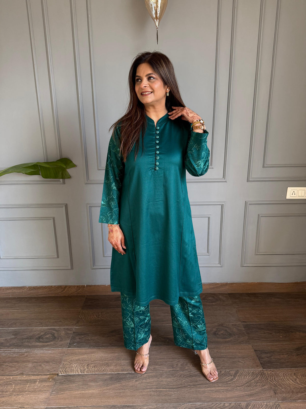Strechable corduroy velvet co-ord set with embroided pants (Raaz)