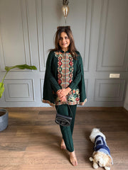 Short woollen embroided capes (Niharika)