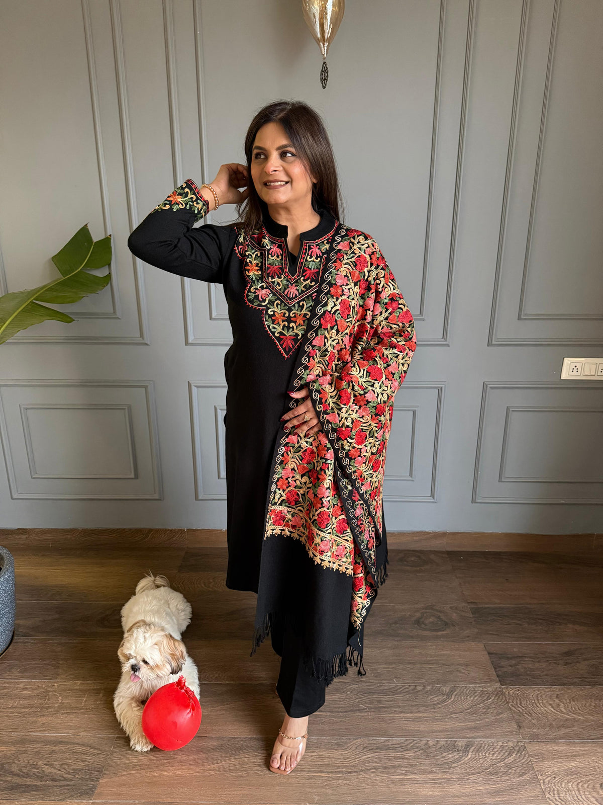 Full jaal kashmiri embroided shawl suit (Sargun)