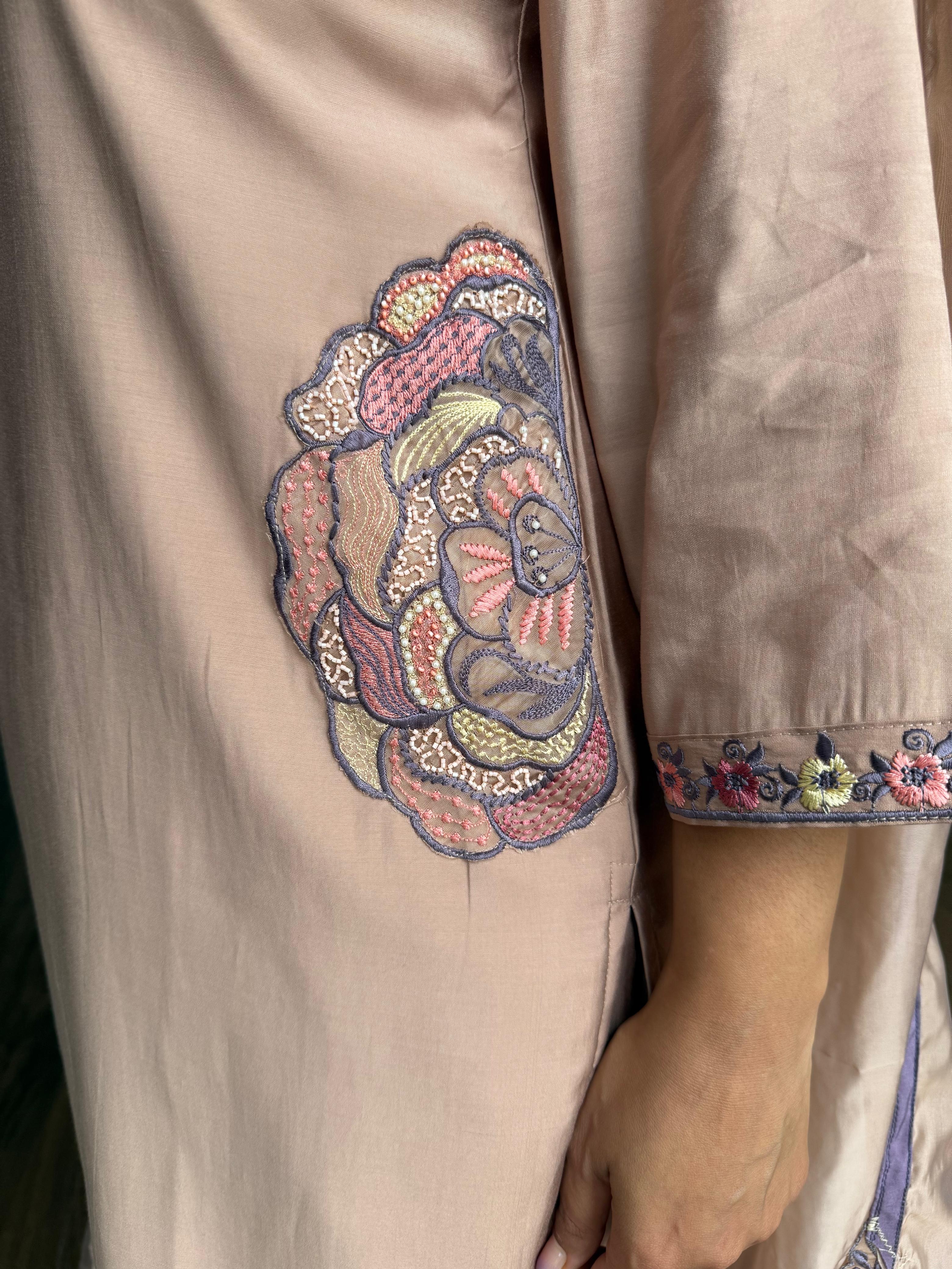 MUSLIN POCKET EMBROIDERY SUITS WITH COTTON LINING (INDIA)