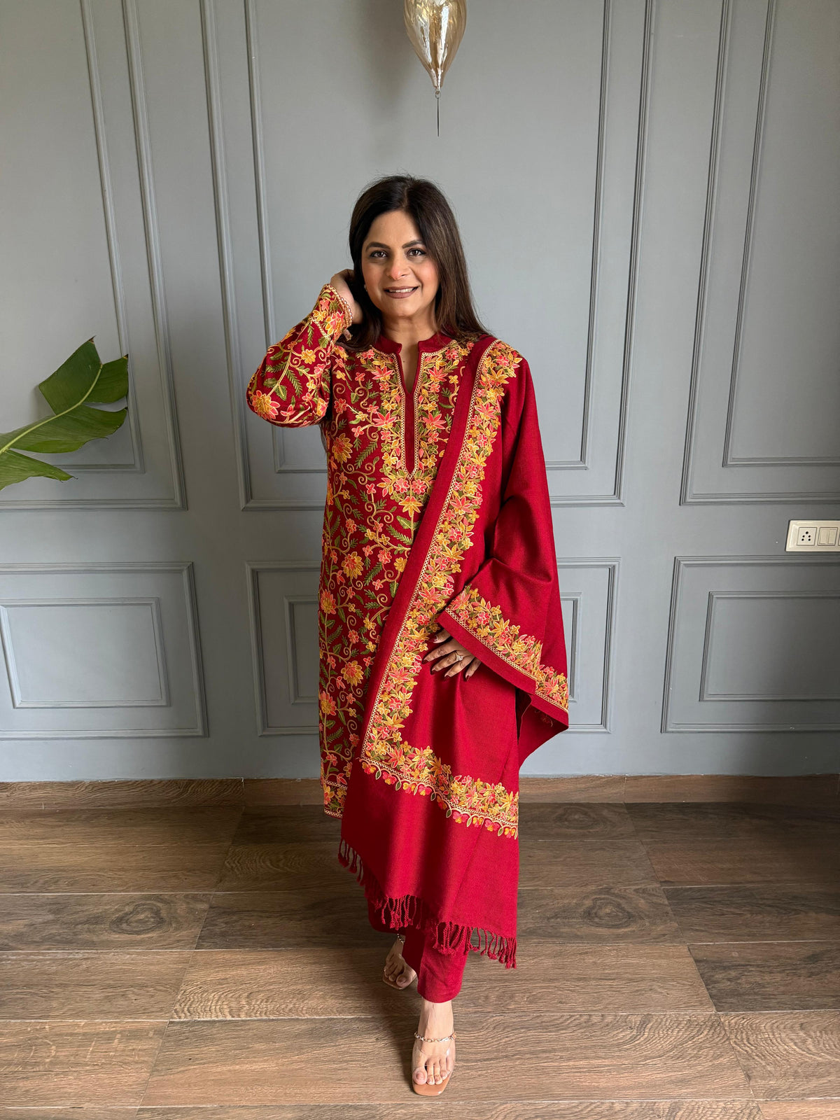 Kashmiri embroided woollen shawl suit (Ruhi)
