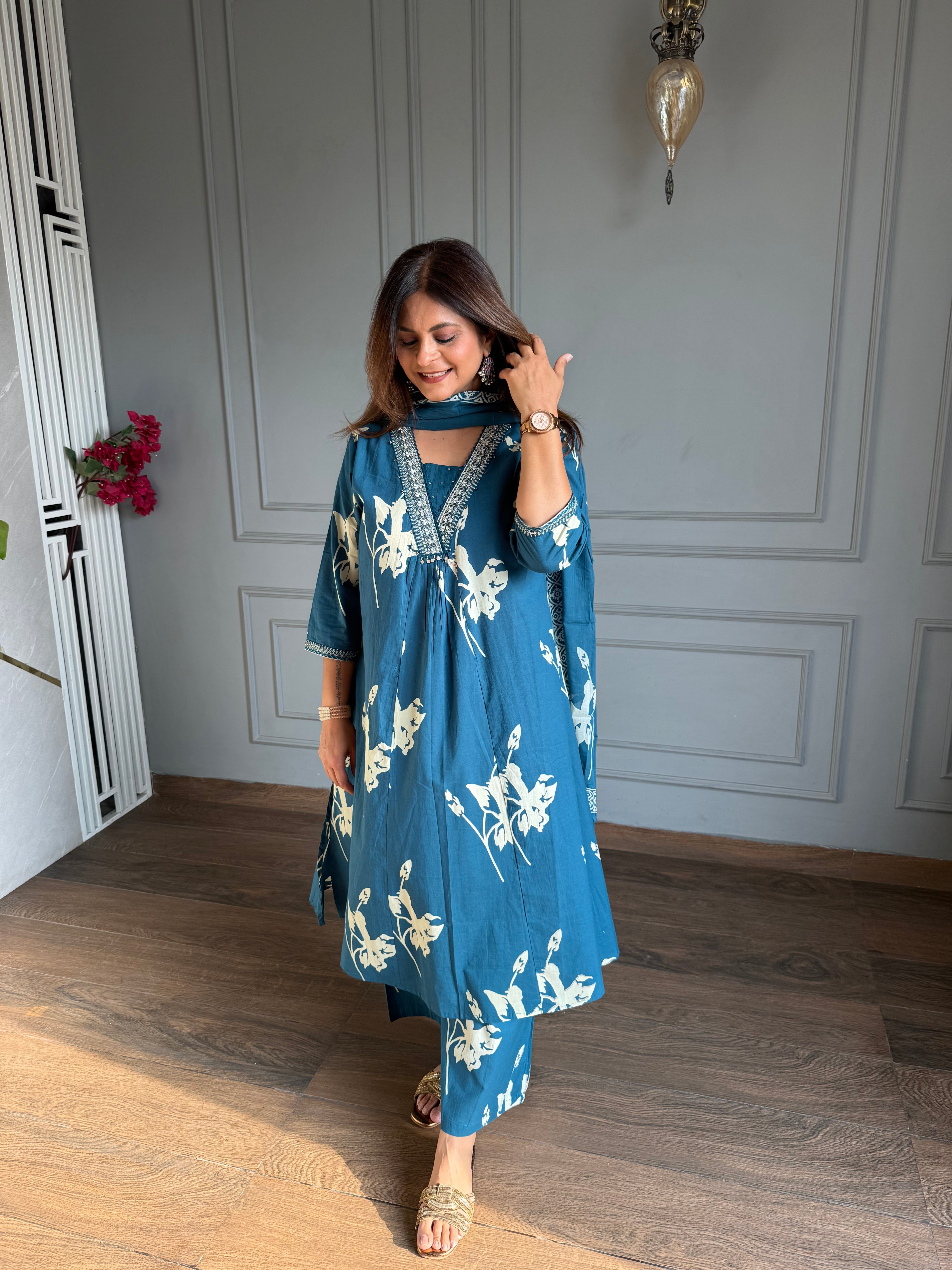 Printed summer suits (Thursday)