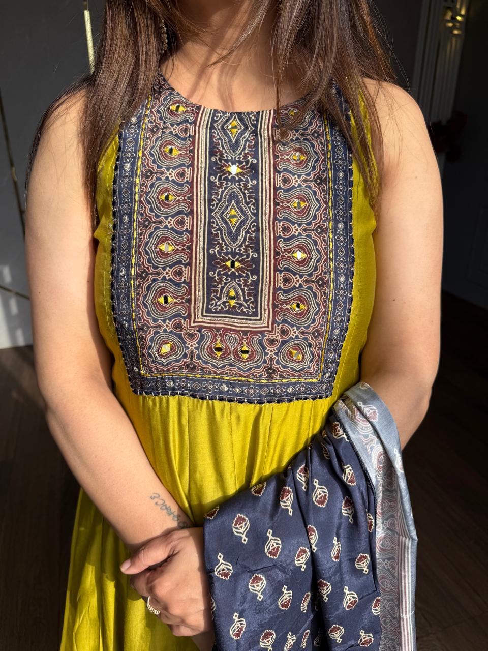 Muslin flarred suit (Without sleeves)