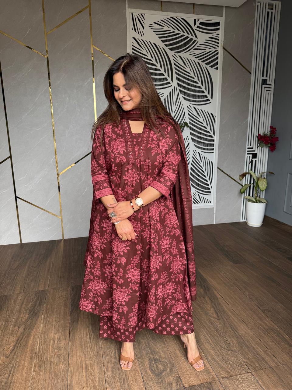 FLORAL COTTON SUIT (AJRAKH)