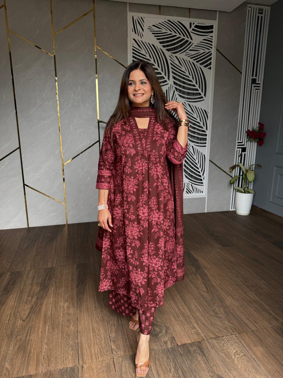 FLORAL COTTON SUIT (AJRAKH)