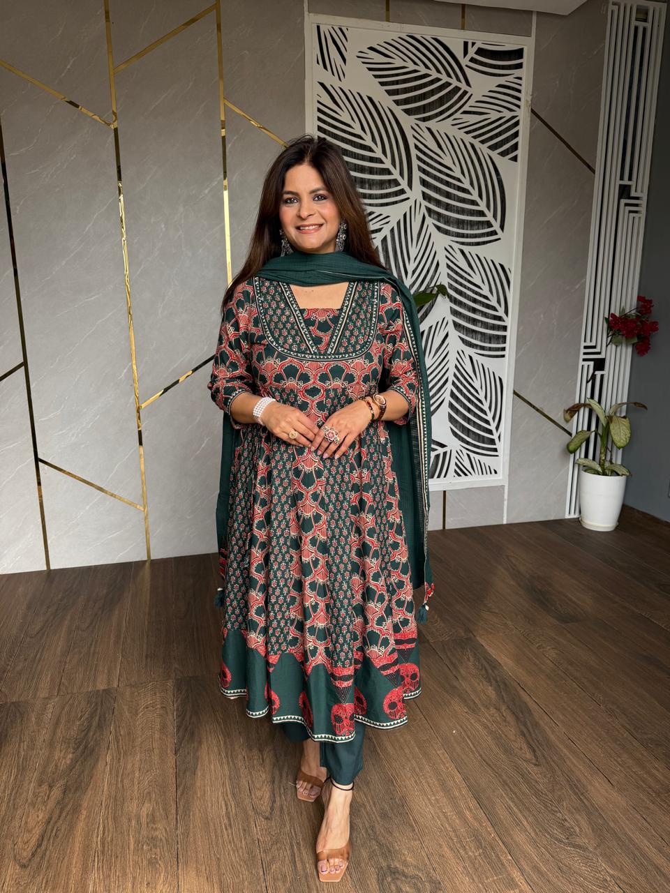 FLORAL COTTON SUIT (AJRAKH)