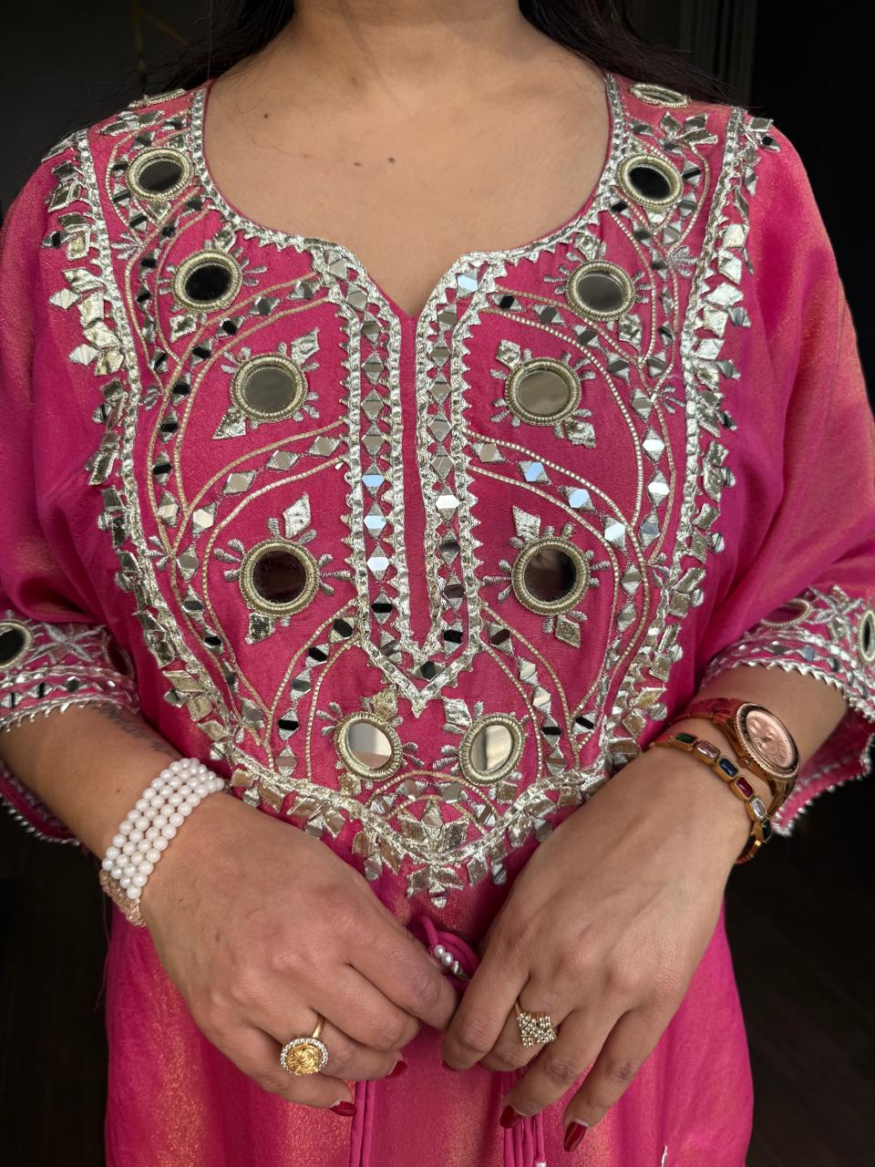 CHOGHA SETS