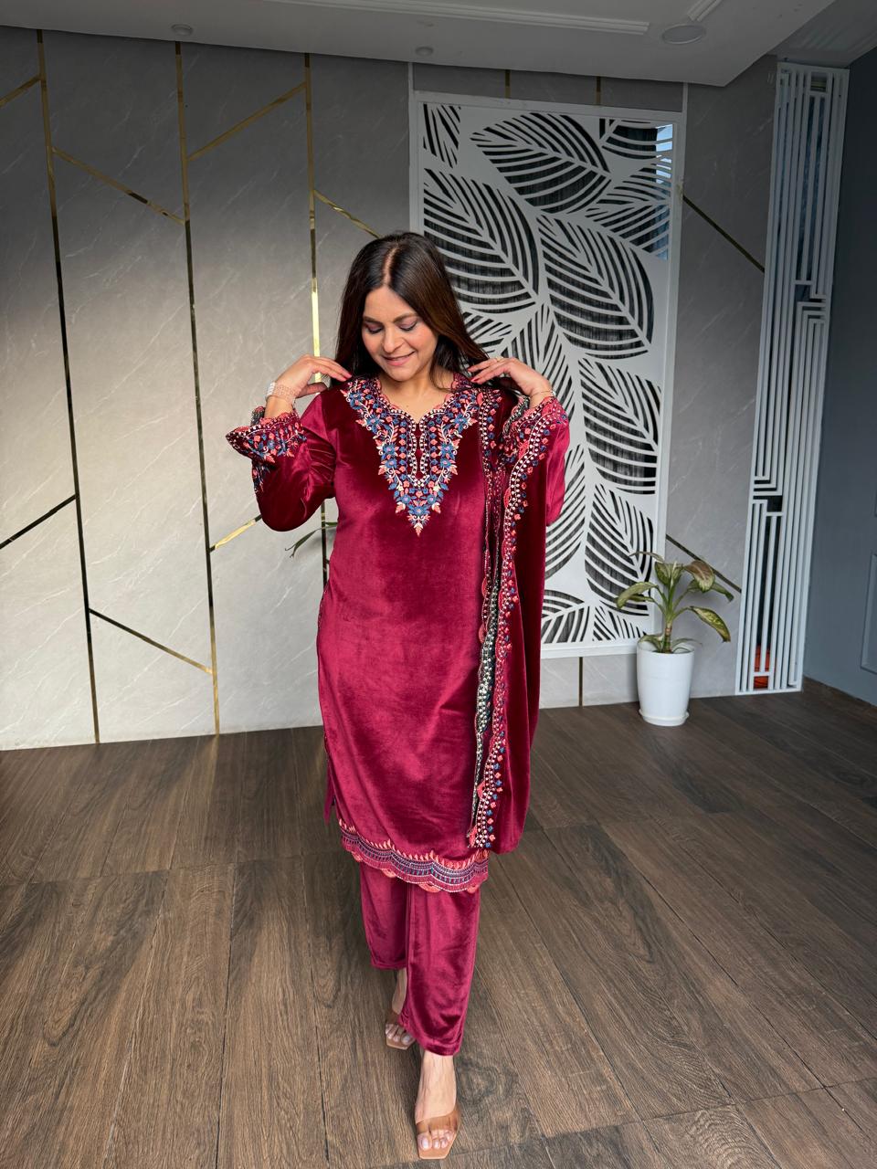 VELVET EMBROIDED SHAWL SUIT