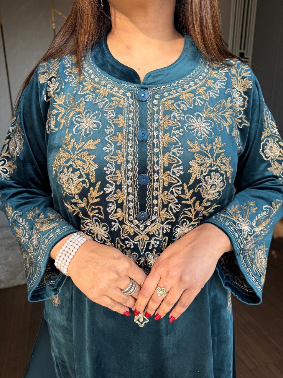 DOUBLE THREAD EMBROIDERY PHERAN SET