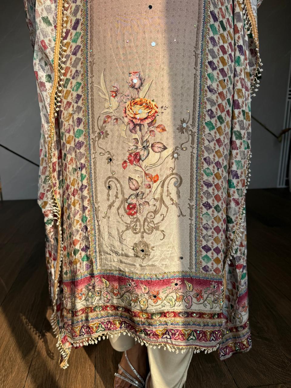 PURE CREPE KAFTAN SET WITH INNER