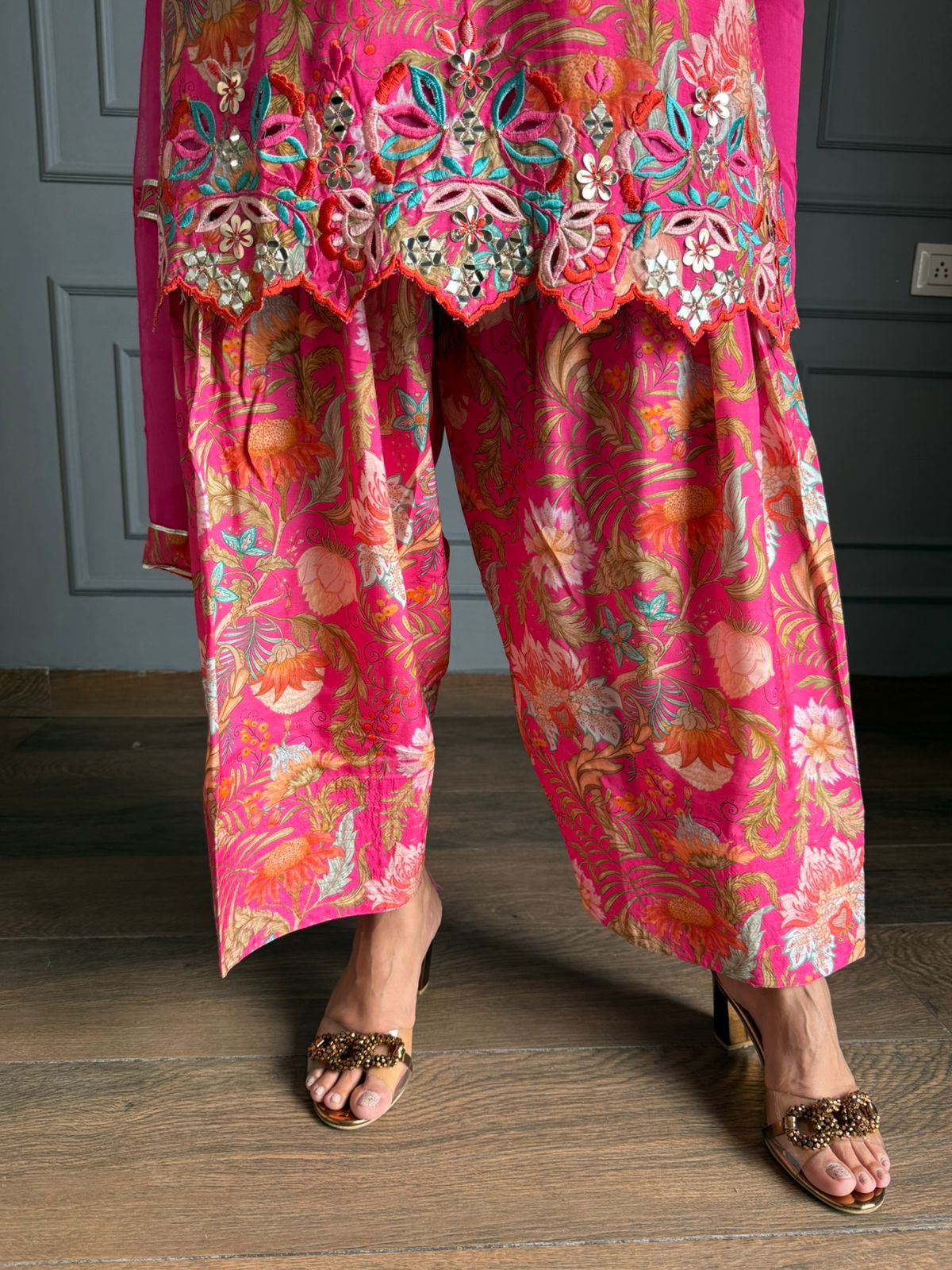 Farshi Salwar Crepe Hand Work Suit With Chiffon Dupatta (Sneha)