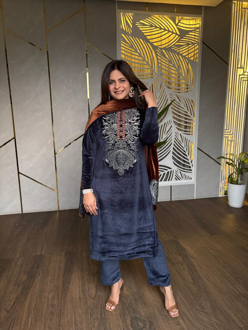 CONTRAST VELVET DUPATTA SUIT