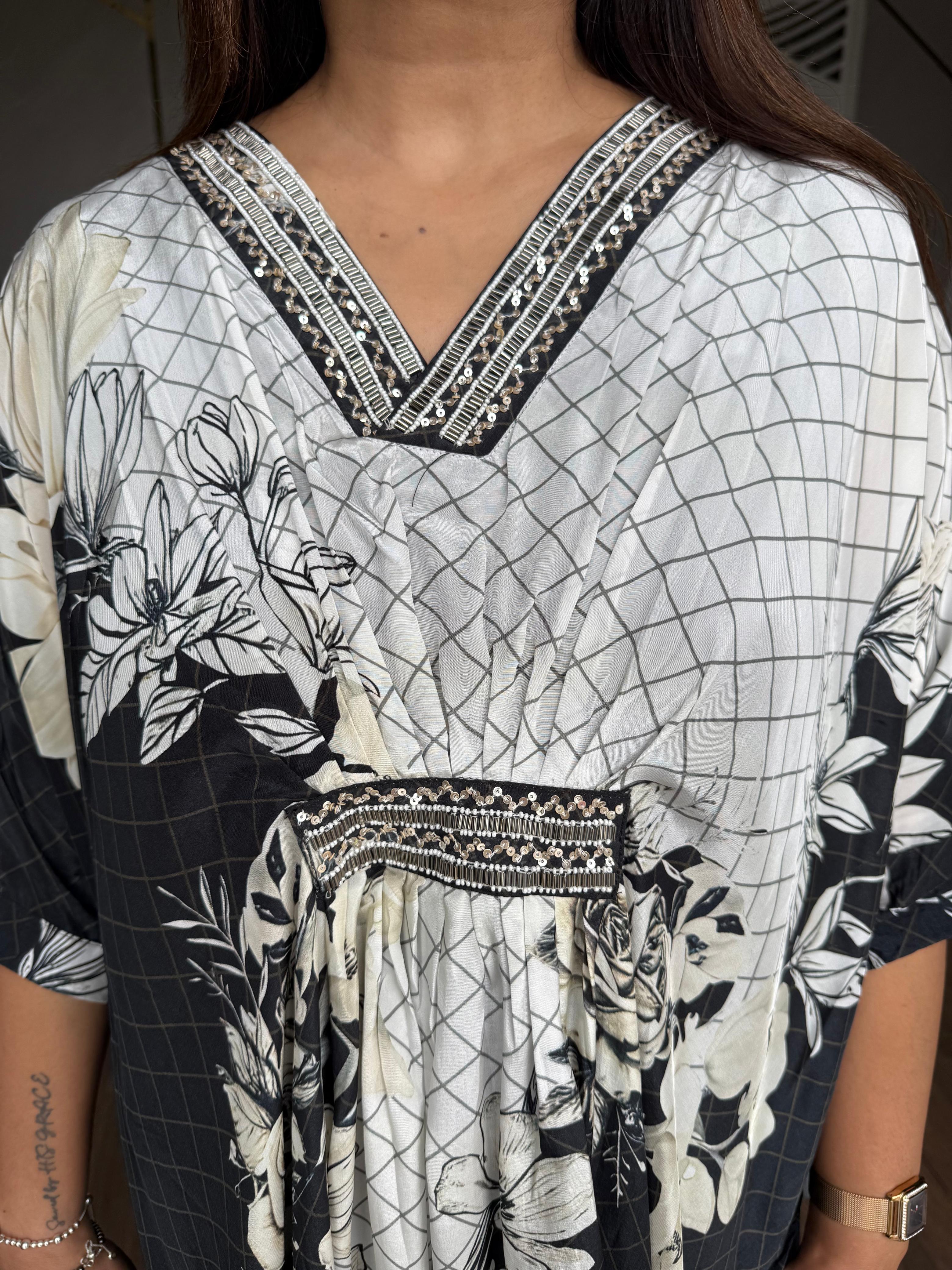 Embroided short kaftaan set (Rekha)
