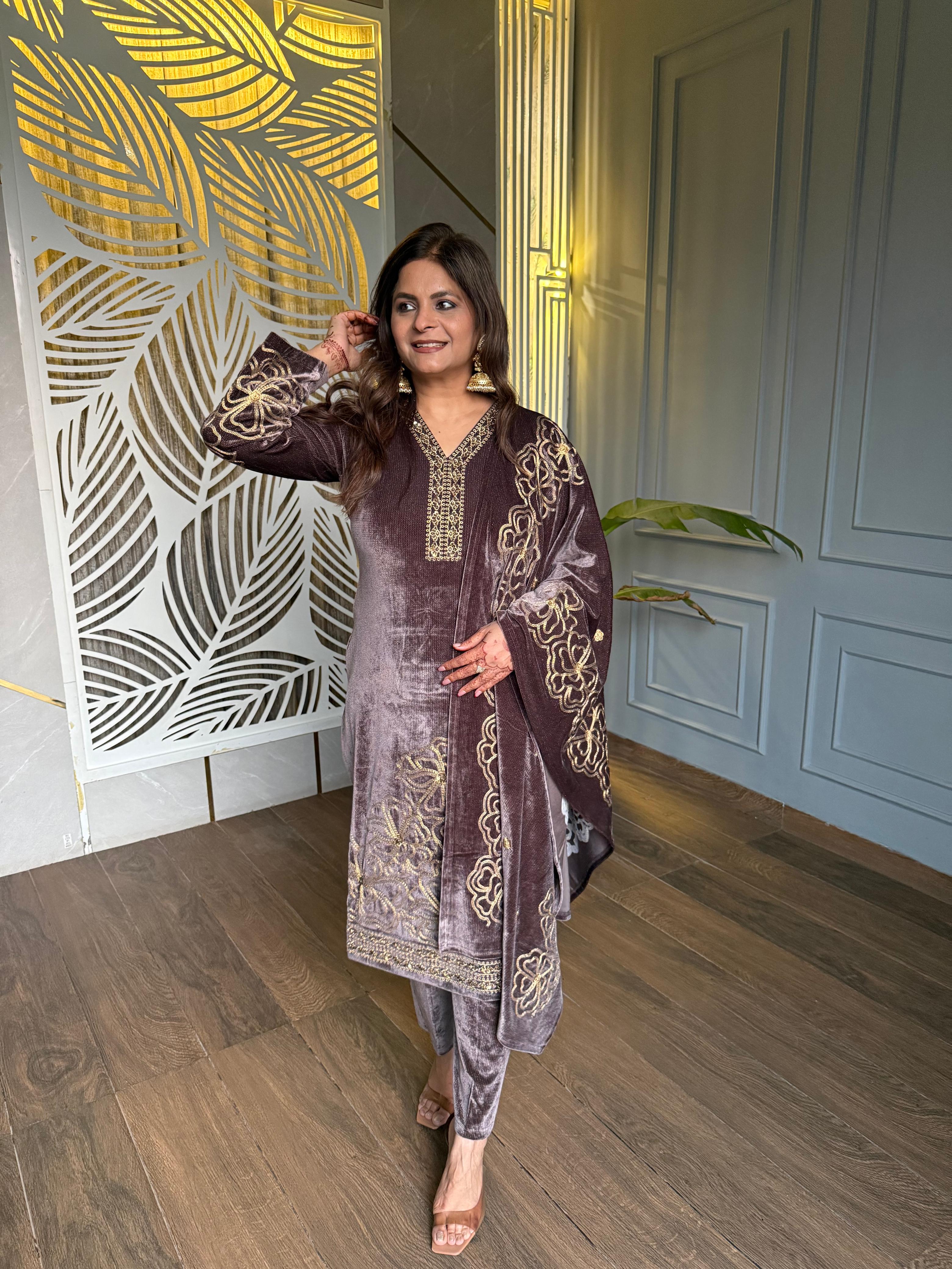 Velvet embroidery shawl suit (Neena)