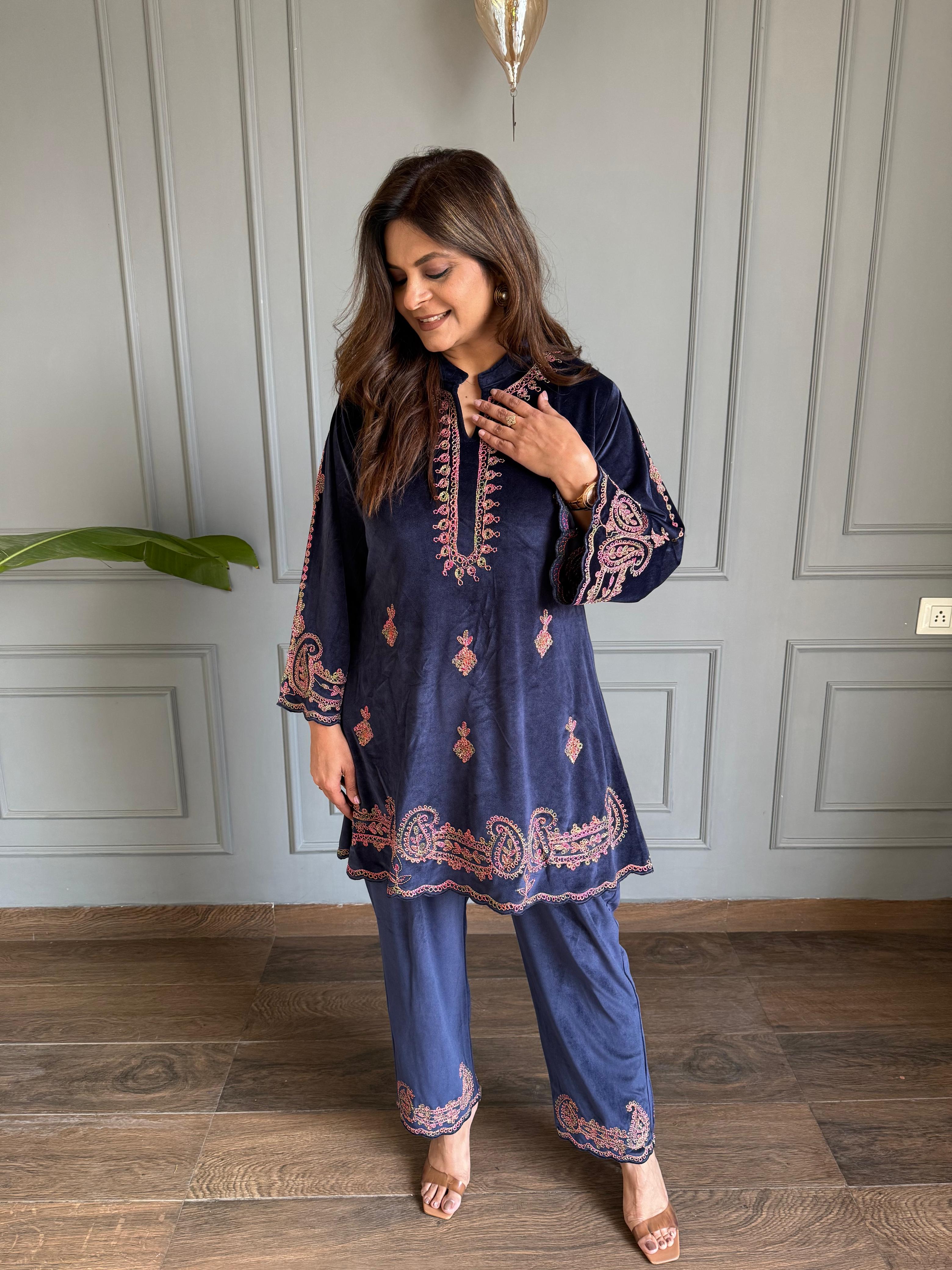 ワンピース AMIsahara 2way velvet embroidery sahara（サハラ）の「2way Velvet Embroidery Dress（ワンピース