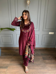 Corduroy velvet embroided suit with banarasi dupatta (Parisa)