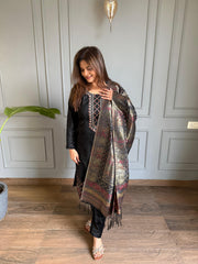 Corduroy velvet suit with banarasi dupatta (Astha)