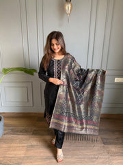 Corduroy velvet suit with banarasi dupatta (Astha)