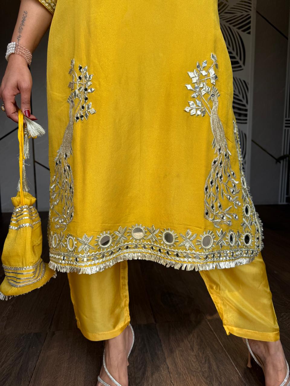 CHOGHA SETS